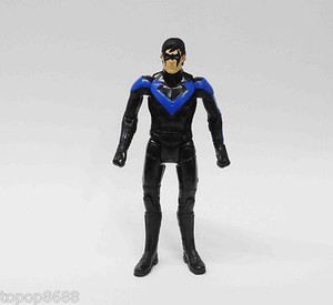 DC-Collectibles-Multiverse-Nightwing-action-figure-3-75-034