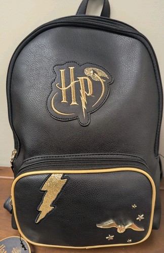 Neu Harry Potter Rucksack Schwarz Gold Schnatz Bolt Wizarding World Primark Neu mit Etikett - Bild 2 von 15