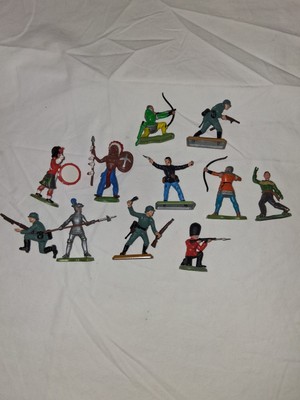 Lot of 11 Vintage Original 1971 Britains Deetail random soldier Figures 