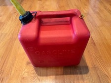 Vintage Chilton 5 Gallon Vented Red Plastic Gas Can #P500; cleaned