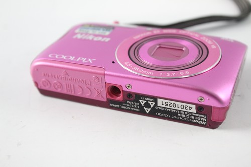 Nikon Coolpix S3700 Digital Compact Camera Working w/ Nikkor 8x Wide Zoom Lens - Picture 4 of 4