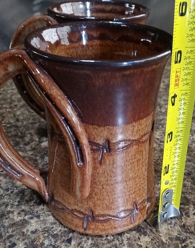 Studio Kunst Keramik Kaffeebecher 2er Set Künstler signiert Stacheldraht & Hufeisen - Bild 5 von 7