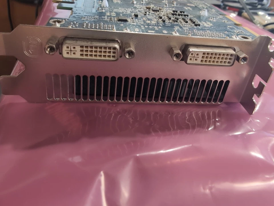 ATI Radeon HD 4850 1GB GDDR3 PCIe Dual DVI Video Graphics Card GPU - Image 3 of 4