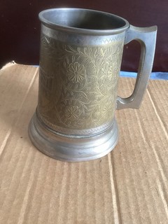 Vintage 1 Pint Pewter and brass tankard depicting the Taj Mahal glass bottom