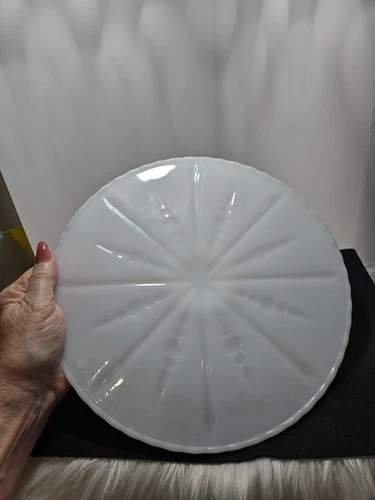 Vintage Anchor Hocking Cake Stand Milk Glass 10 In X 2.25 H Wedding Collectible