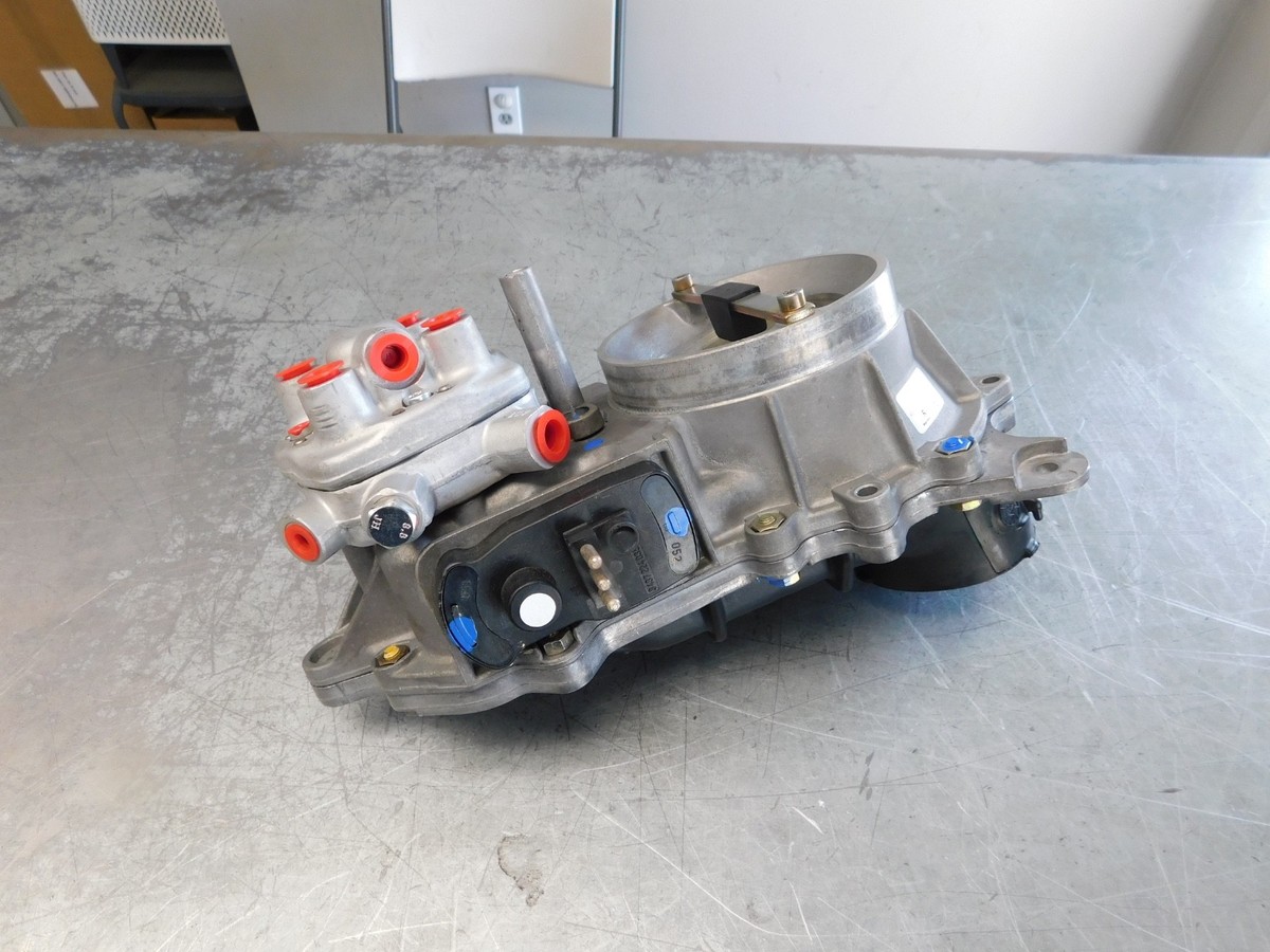 190E 230GE 2.3L Fuel Distributor & AIRFLOW 0438101026 / 0438121043