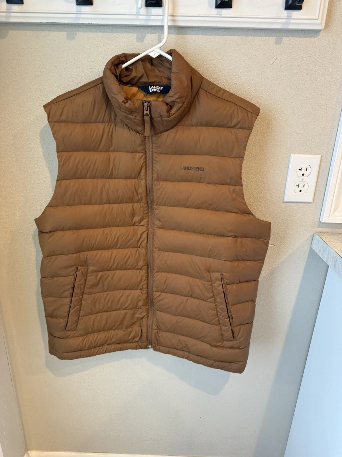 Men’s Lands’ End Puffer Vest Size Large Rusty Brown Down Filled
Opens in a new window or tab