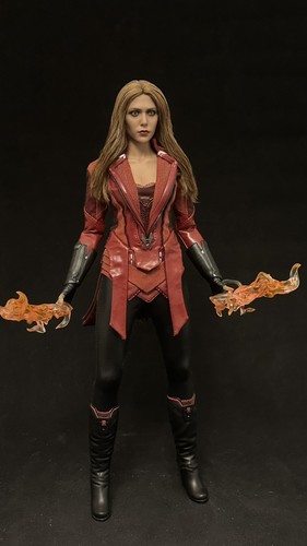 Hot Toys Bruja Escarlata Edad de Ultrón MMS357 con cabello y rodillas personalizados mejorados - Imagen 4 de 16