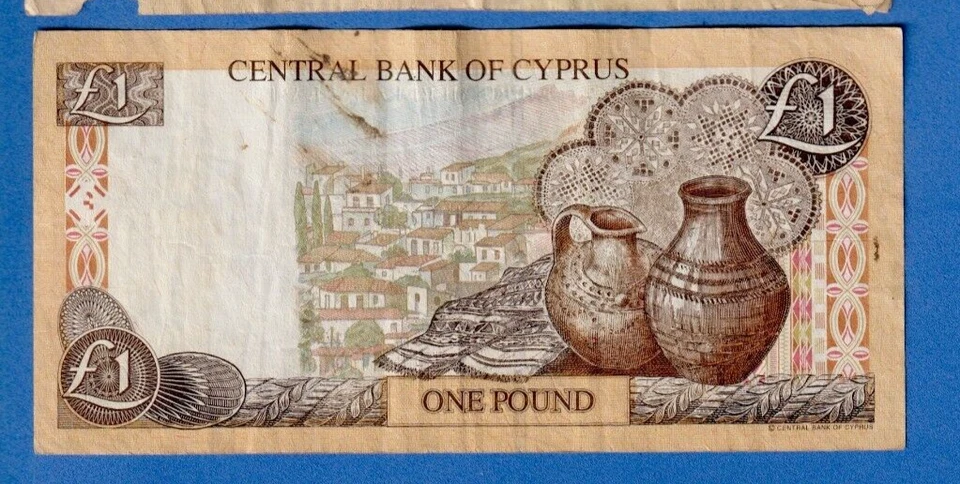 Cyprus 1 Pound 2001 P-60c Well Circulated Banknote Pre EURO - Image 2 of 2