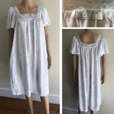vtg VAL MODE Lingerie Nightgown Sz M Lace Trim Floral Made in USA