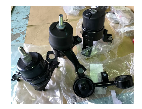 Toyota Genuine OEM INSULATOR, ENGINE MOUNTING 4SETS ALPHARD G/V