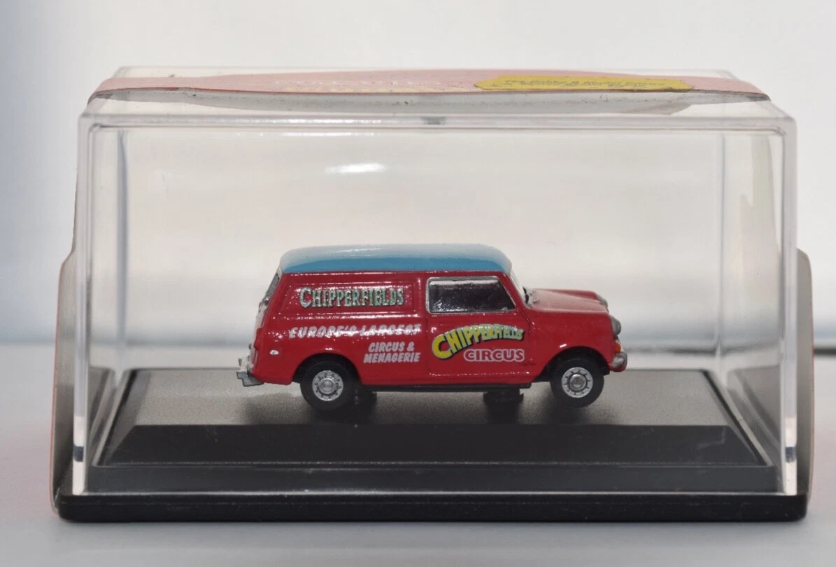 VANS Chipperfields Circus Mini Van
