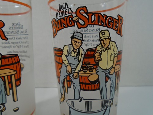 2--JACK DANIELS BUNG SLINGER GLASSES (LOOK) - Picture 3 of 5