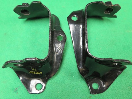 NOS GM 496892 496893 PONTIAC ENGINE MOTOR MOUNT BRACKET 75-81 FIREBIRD TRANS AM