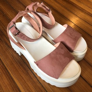 shoe size pretty little thing