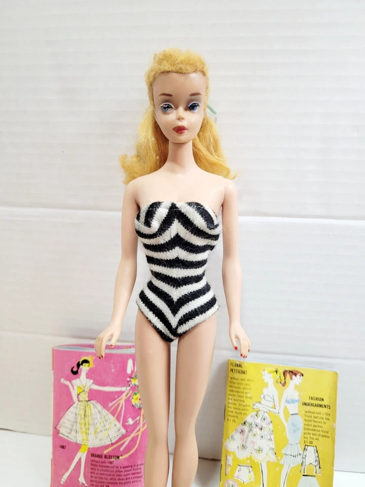 Boneca Barbie Vintage 1960 Original #4 com Roupas Etc-leia  - Imagem 4 de 4