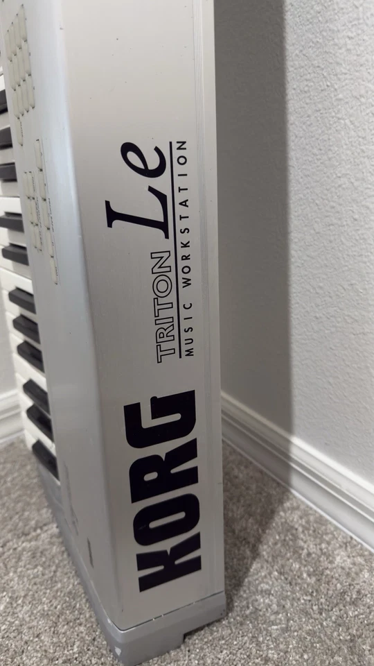 Korg Triton Le 76-Key Music Workstation - Image 4 of 4
