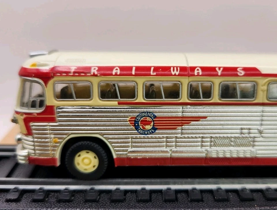 Mini autobús CMW Classic Metal Works Ho GMC Continental Trailways Denver Colo metales Foto 2 de 4