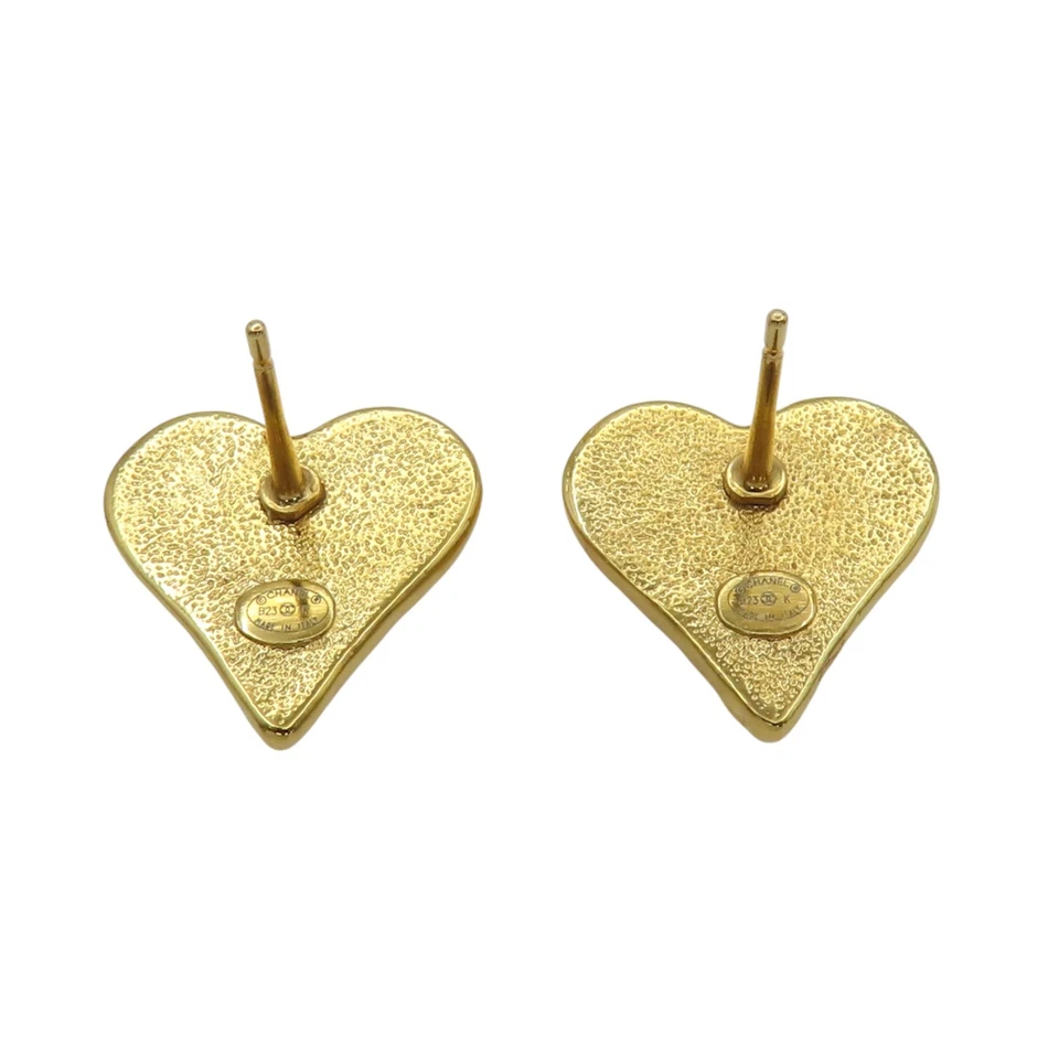Pendientes CHANEL Forma Corazón Marca Coco Esmalte Rosa Chapados en Oro Foto 2 de 4