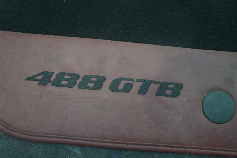 Juego 2 Alfombrillas Alfombrillas Izquierdas Derechas Panel Negro Rojo Ferrari 488 GTB 2016 Foto 4 de 4