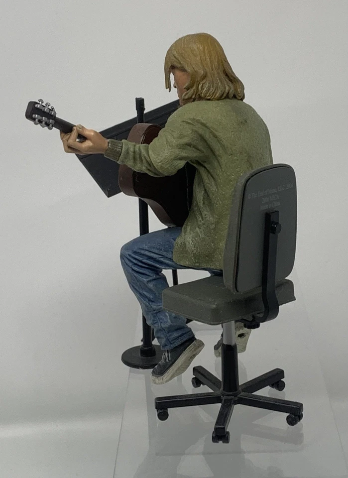 Figura de acción Kurt Cobain - Nirvana Unplugged - NECA - 7 pulgadas Foto 2 de 4