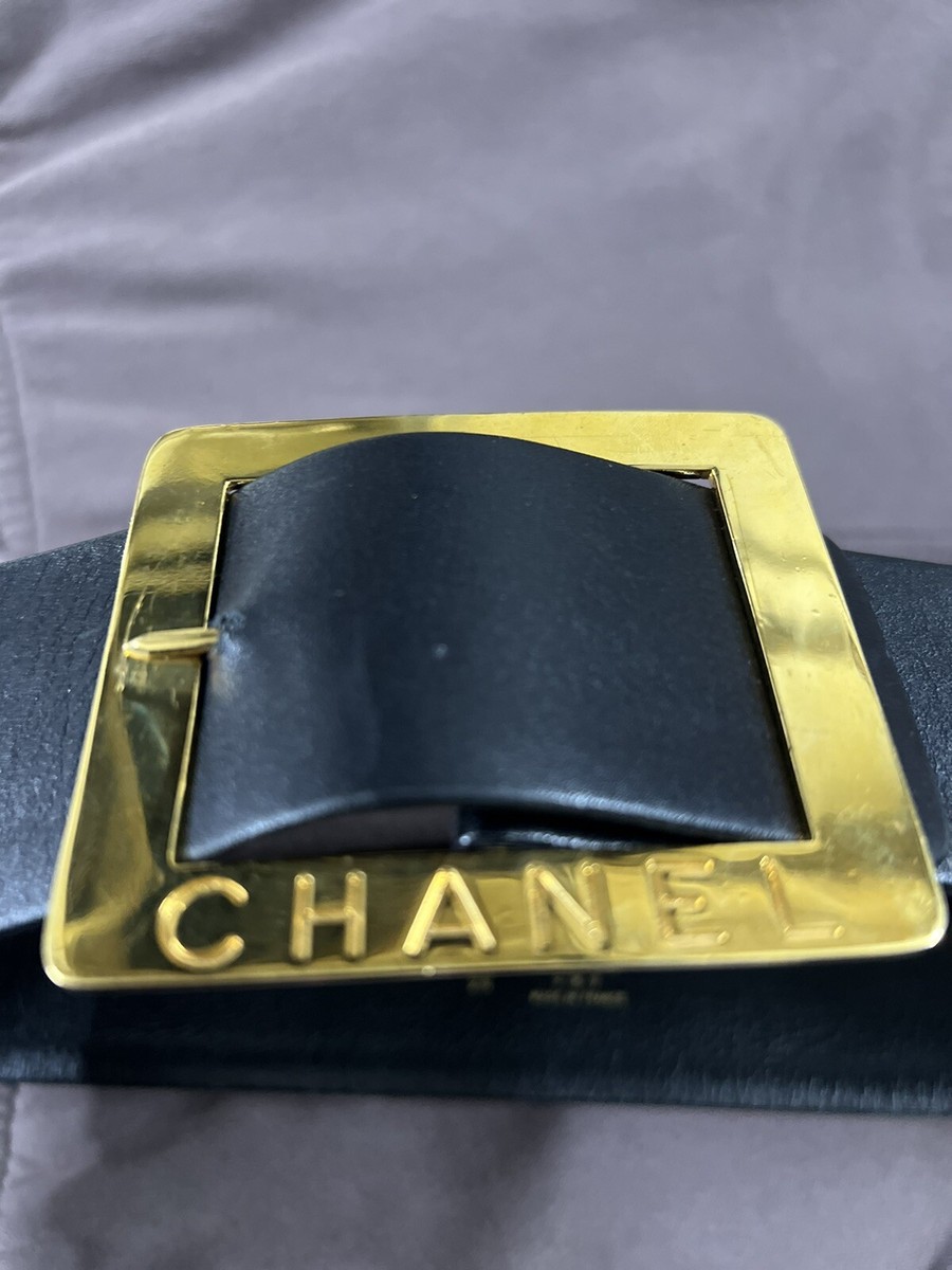 Chanel Gold Buckle Black Leather Belt Vintage Made In France 70 28