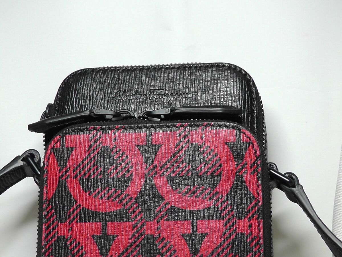 Salvatore Ferragamo BLACK/RED Revival Pebble Leather Gancini Salvatore Ferragamo BLACK/RED Revival Pebble Leather Gancini