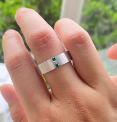 Princess Cut 2MM Green & White Simulated Three Stone Thick Band 925 Silver Ring
