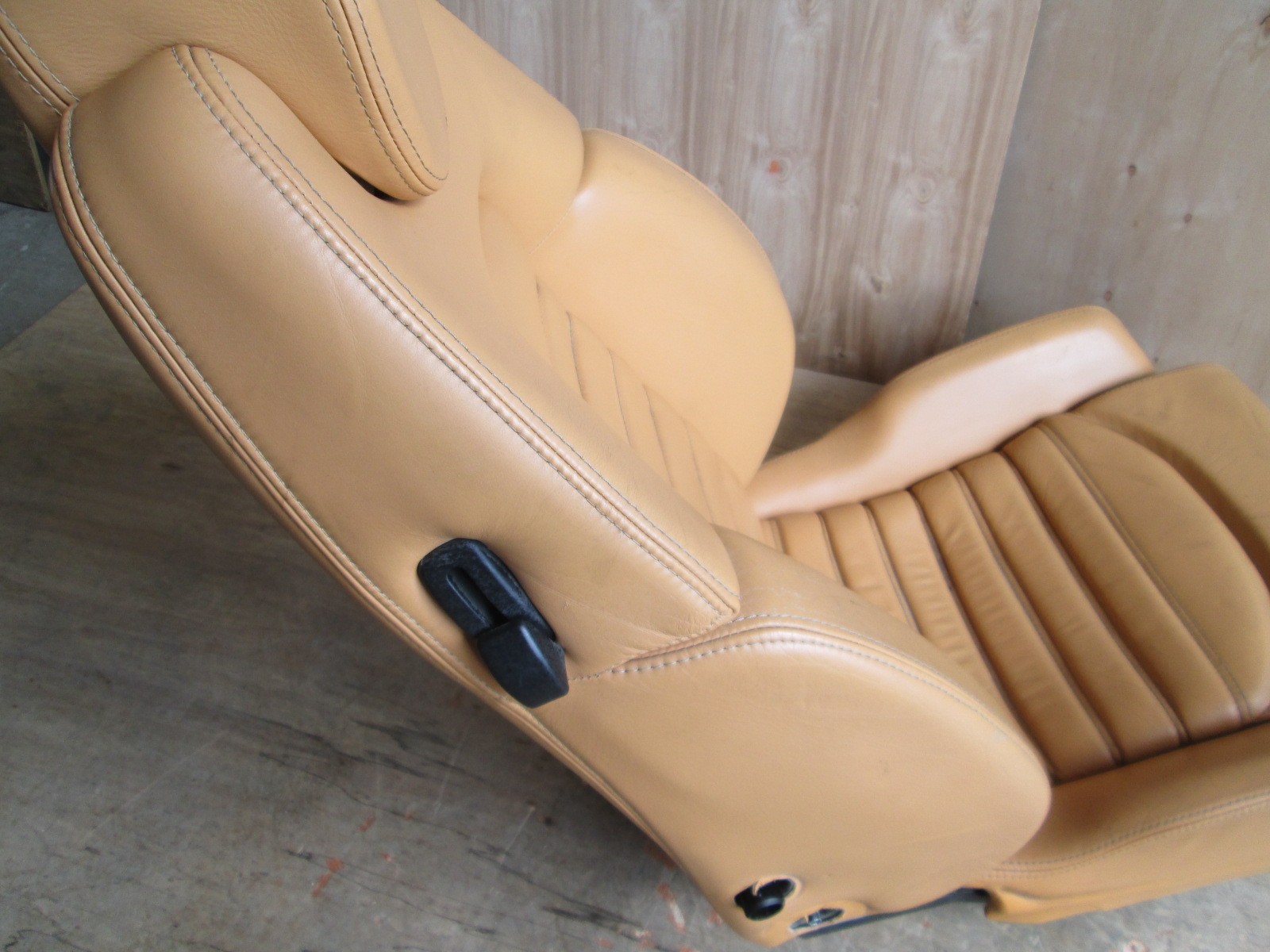 Ferrari 360 - RH / Passenger Seat - Beige 4208