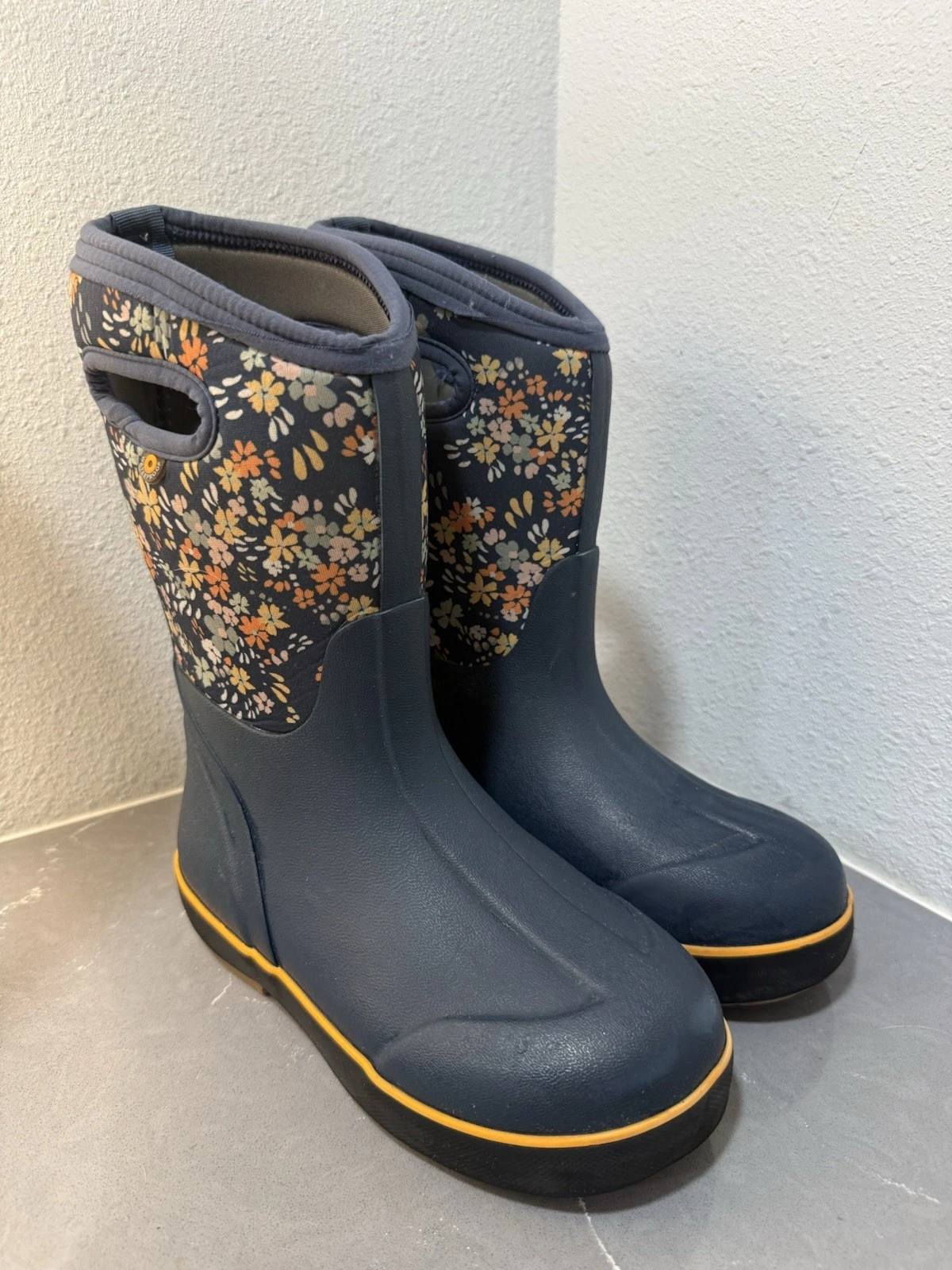 BOGS classic II kids youth size 3 shoes blue floral waterproof rain snow boots