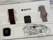 Apple Watch SE 40mm Rose Gold Aluminum Case 32GB Bluetooth