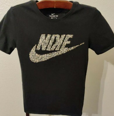 athletic cut nike tee