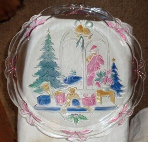 VTG Round Hand Painted Christmas Platter 13" Pre-owned
