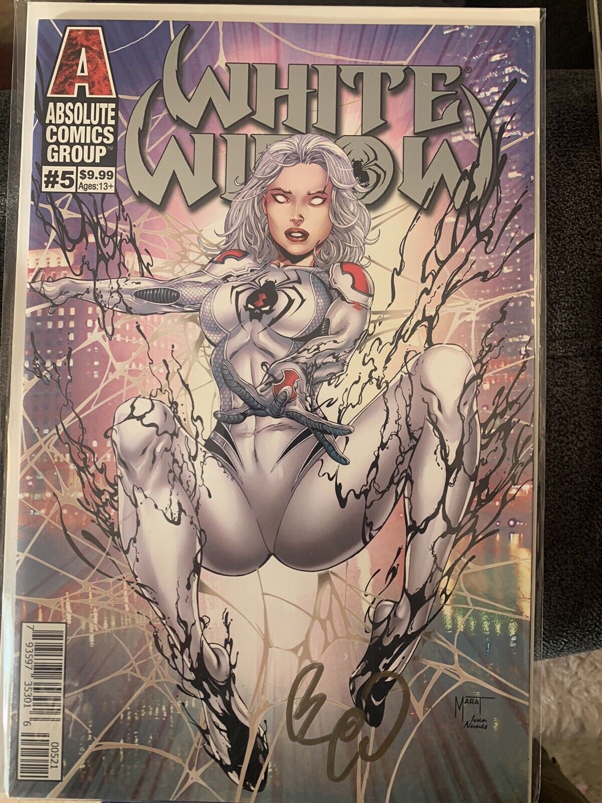 White Widow #5 (Signed by Benny Powell w/COA) Silver Foil Variant