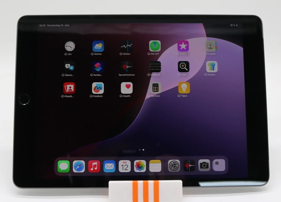 Apple iPad (8th generation) · 128GB · Cellular, Foto 3 von 4