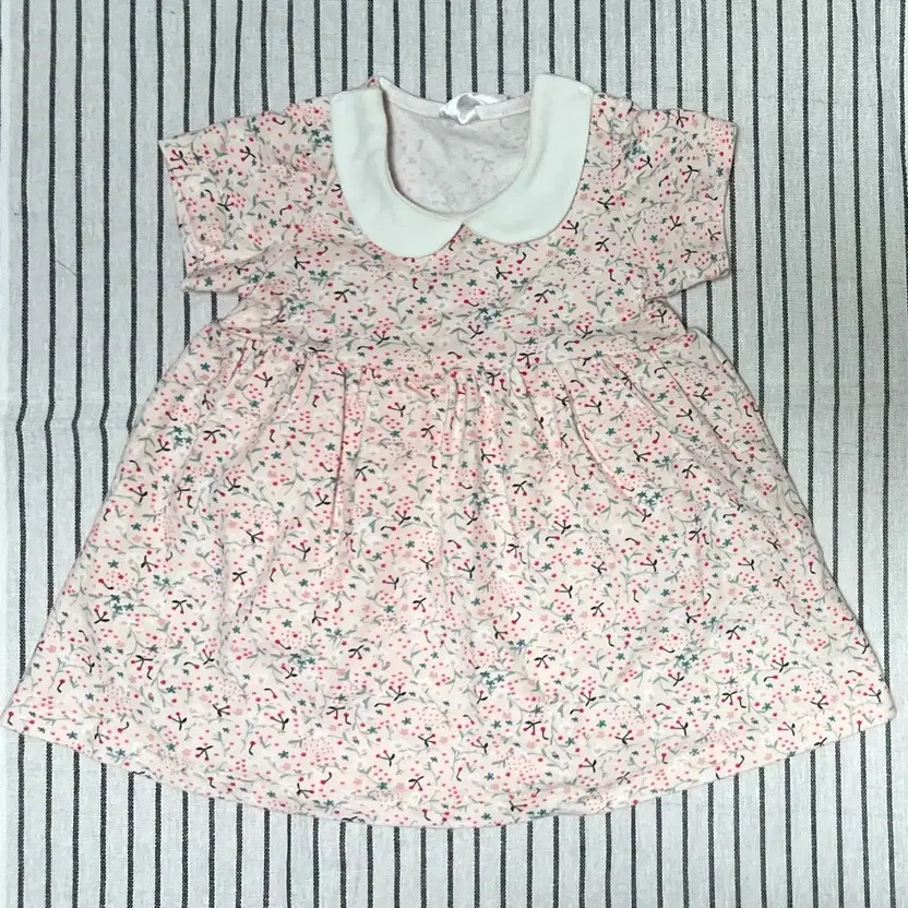 Unworn H&M Floral Short Sleeve Dress & Bodysuit 4-6M thumbnail 4