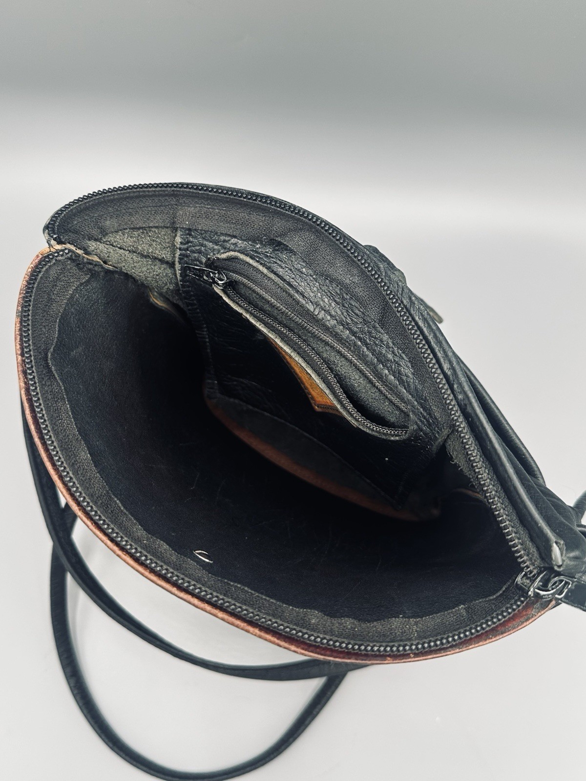 Artistically  handmade  Thomas Leathers Handmade … - image 3