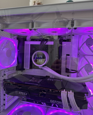 MSI GeForce RTX Gaming PC Tower mit NZXT Gehäuse, Flüssigkeitskühlung, RGB, Weiß