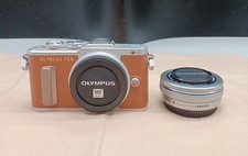 OLYMPUS E-PL8 Mirrorless Camera