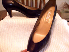 AIGNER LEATHER SHOES, PUMPS, BROWN, MADE IN BRAZIL, SZ 8.5 MED, IN BOX