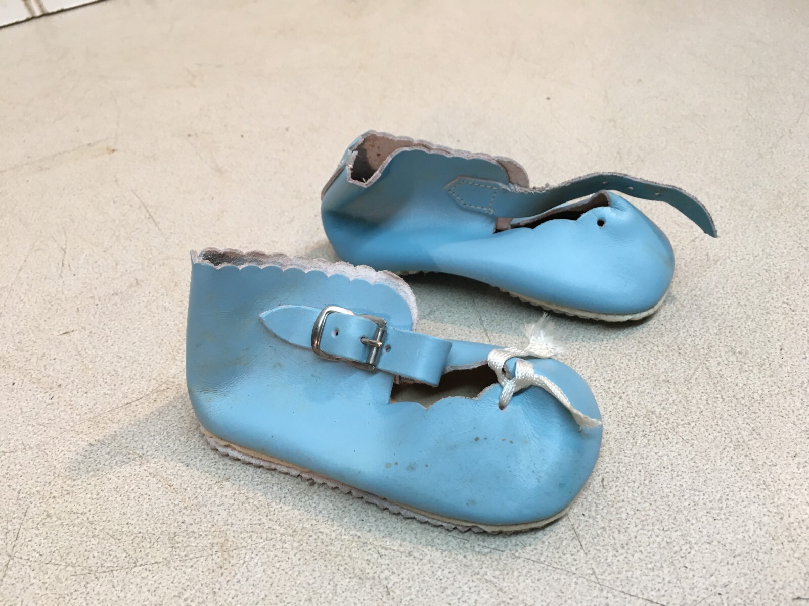 Vintage  Baby Girl's 4in Blue  Leather Moccasin Booty  Doll Shoes