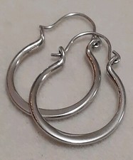 Vintage polished Silvertone hoop earrings hinged closure excellent condition
