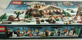NEW LEGO Creator Expert Winter Toy Shop - 10249 (898 pieces) in Sealed Box