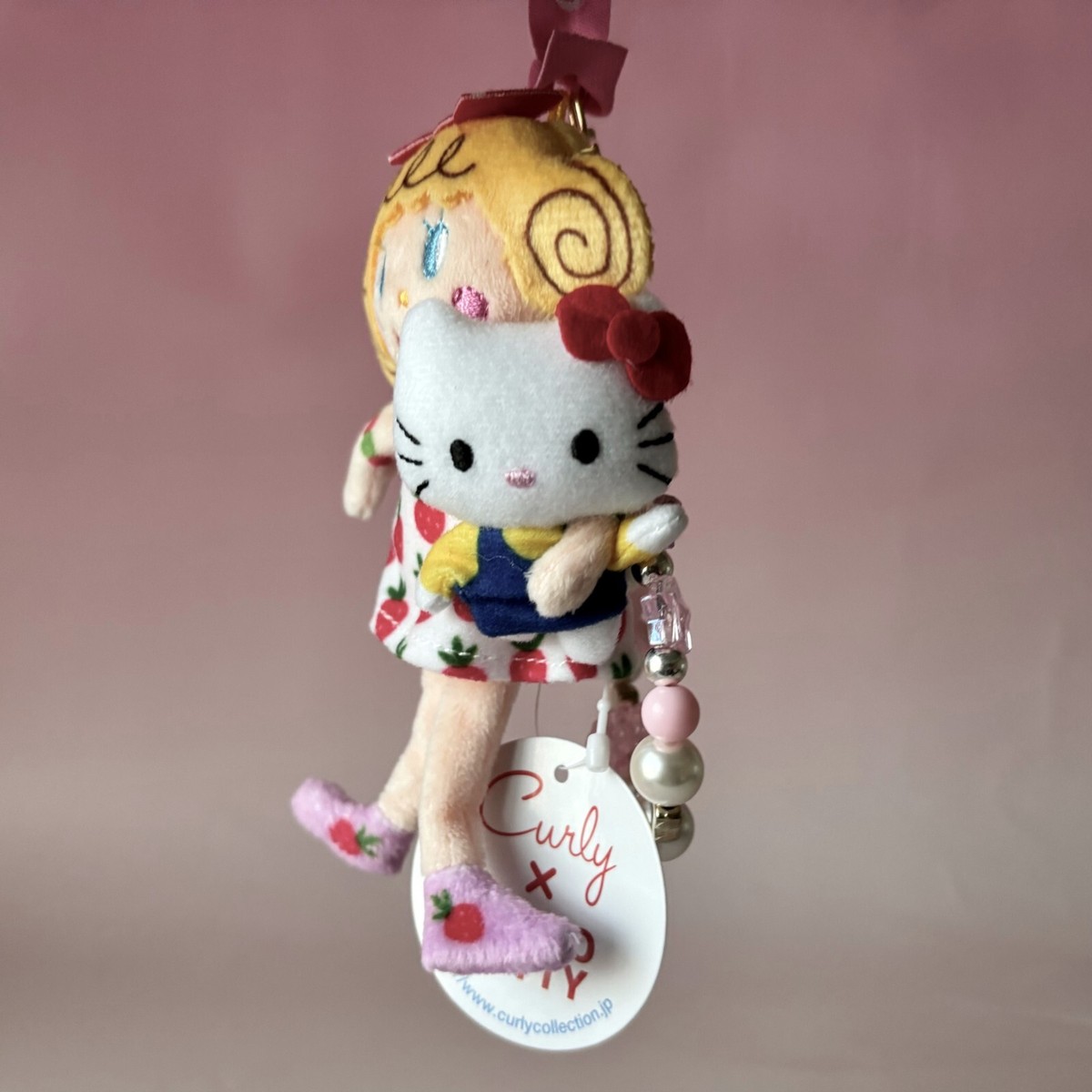 Cute! Hello Kitty x CURLY Collection 5