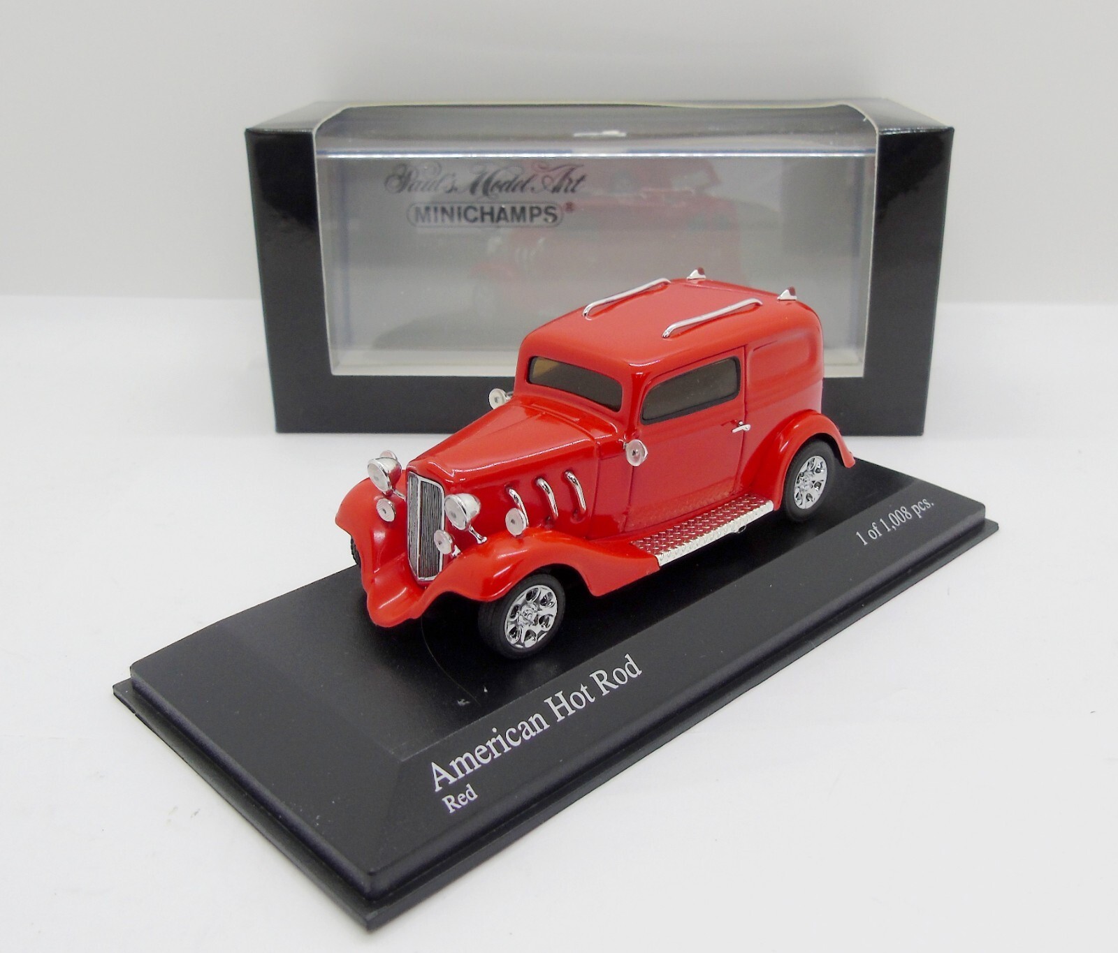 American Hot Rod Minichamps 1/43 : protégez votre collection avec ce die cast rouge
