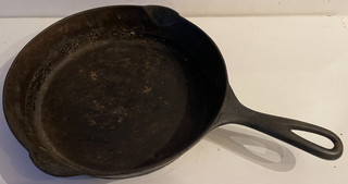 Vintage Cast iron pan skillet U.S.A. ERIE NO.7 AS IS FOUND RESTORATION!