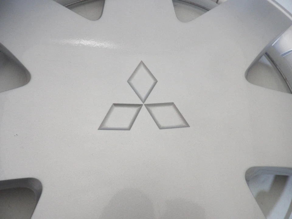 Tapacubos de fábrica OEM 2004 2005 Mitsubishi Galant 16 pulgadas Foto 3 de 4