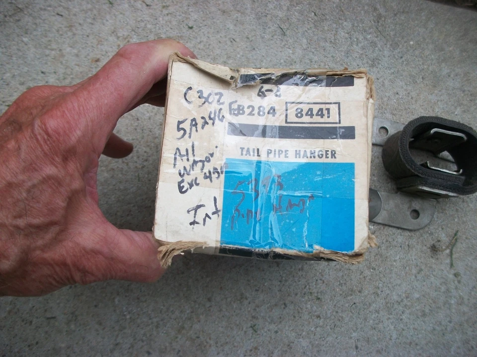 Ford Fairlane 500 1963-4 y camioneta NOS tubo de escape suspensión C3OZ-5A246-E Foto 2 de 4