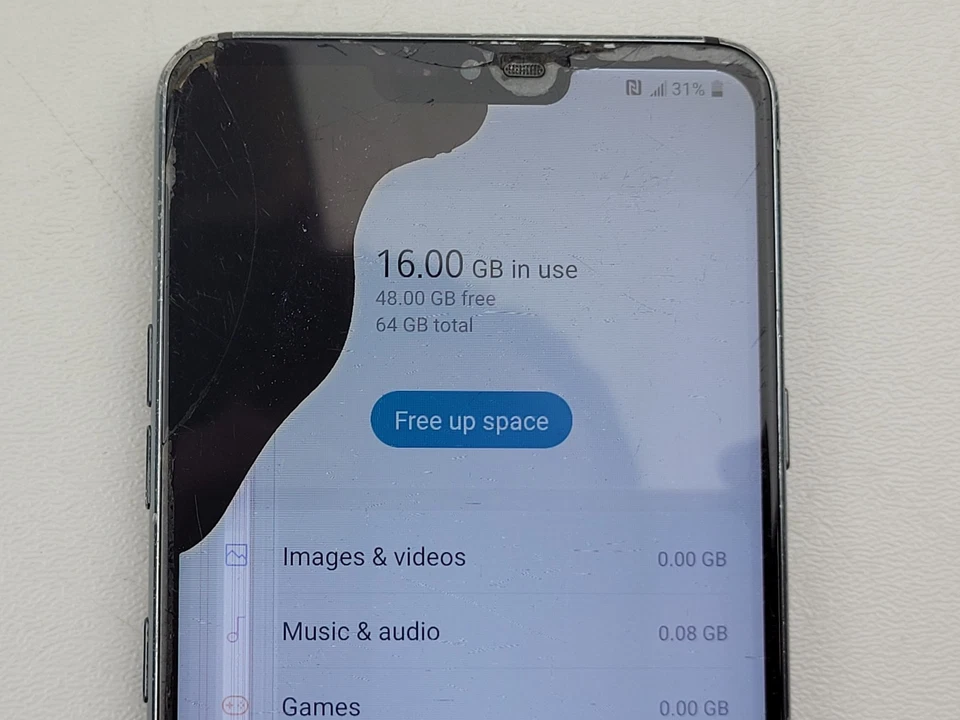 LG G7 ThinQ (LG-G710TM) 64GB - Gray (T-Mobile) - *DAMAGED* - Clean IMEI - H4290 - Image 4 of 4