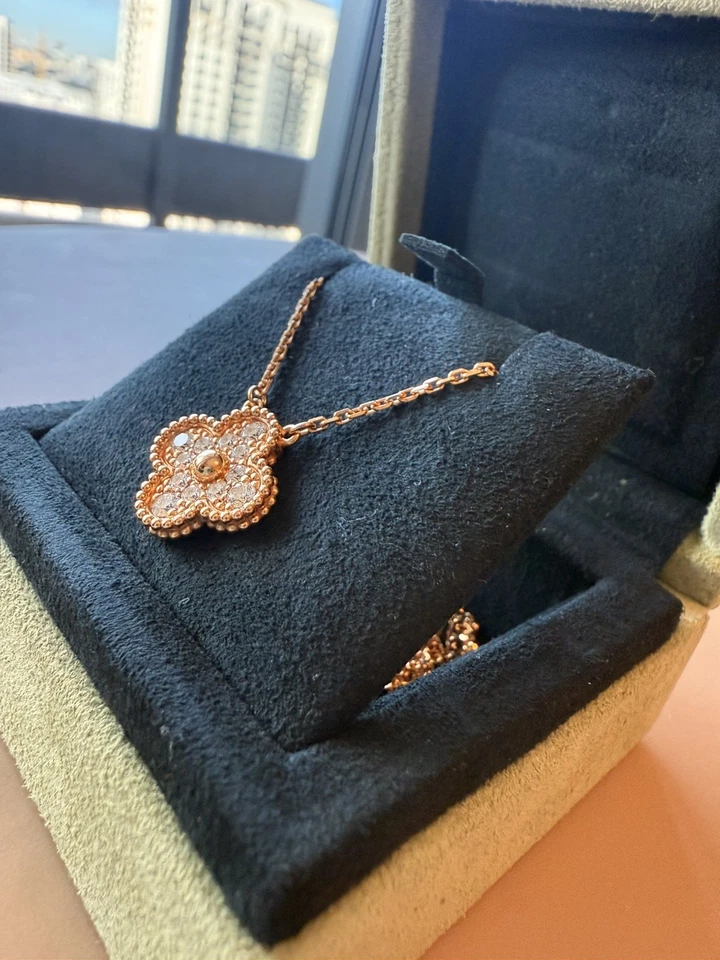 梵克雅宝 VCA 复古阿罕布拉玫瑰金钻石吊坠 带证书 — 第 2/4 张图片